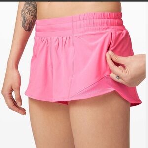 Lululemon Hotty Hot Short *High-Rise 2.5" (Dark Prism Pink, Size 8)